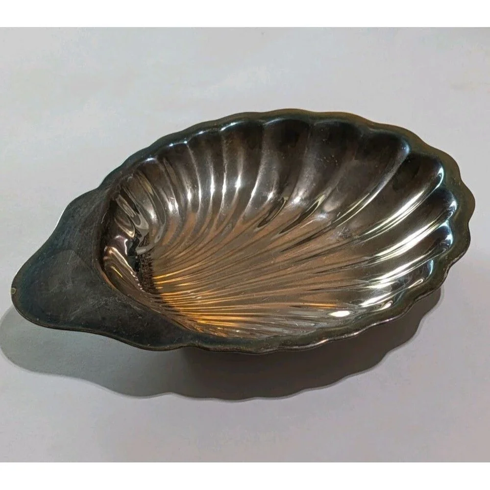 Vintage Oneida Silversmiths Silverplate Scalloped Clam Shell Trinket Dish 8”